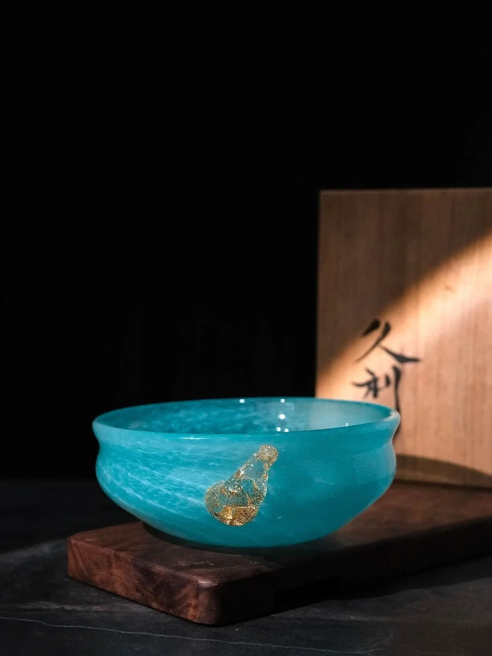 Art Glass Chawan – Iwata Hisatoshi (岩田久利) 金彩青硝子茶碗 – Blue Glass Chawan with Gold